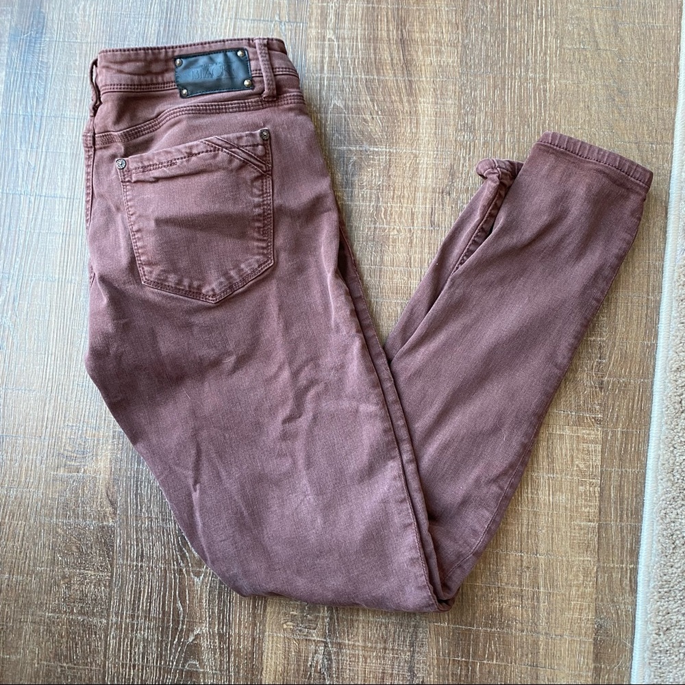 Buckle Black Maroon Skinny Jeans 29x32